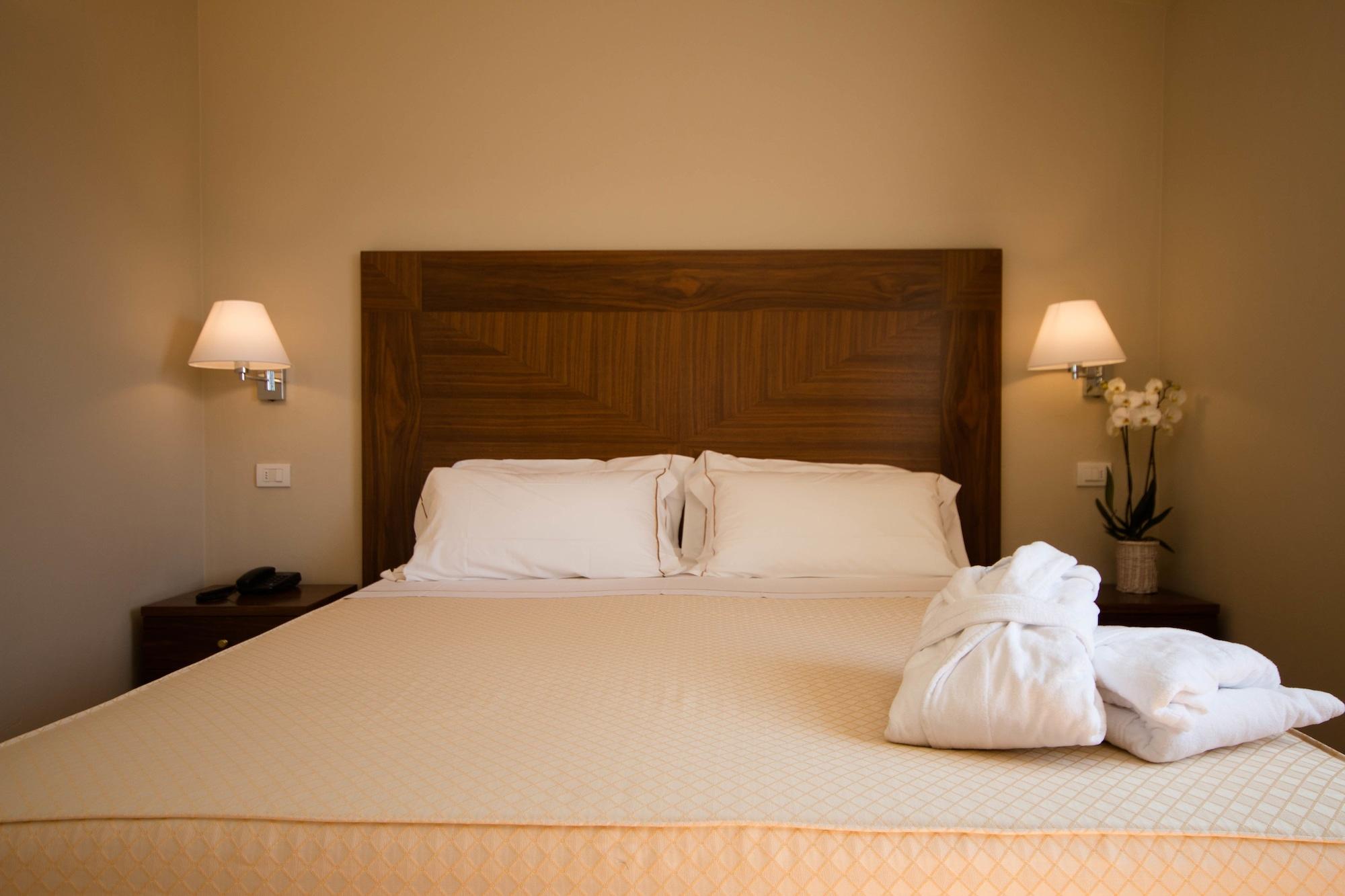 Hotel Nibaru Capriccioli  Luaran gambar